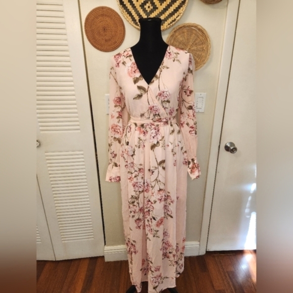 LAST ONE! Pink Floral V Neck Maxi Dress With Long Sleeves - Picture 4 of 10